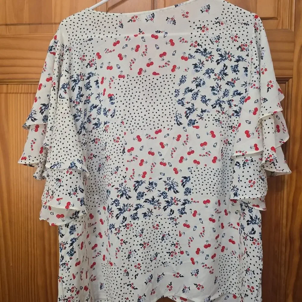 Cato Top Women's Sz XL Red White Blue Flutter Sleeve V Neck Career Preppy - Picture 2 of 4